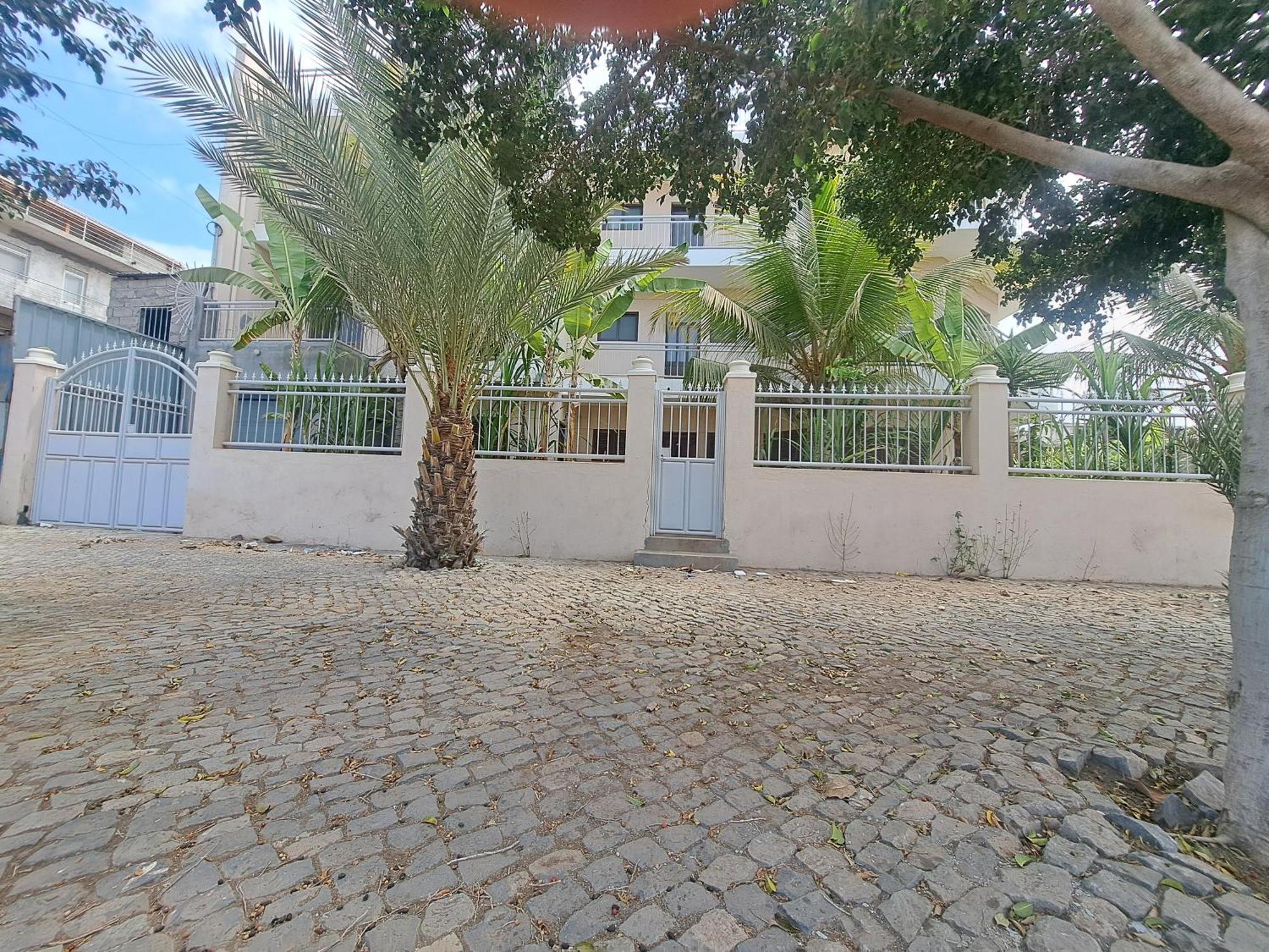 טאראפל Barros Homestay מראה חיצוני תמונה